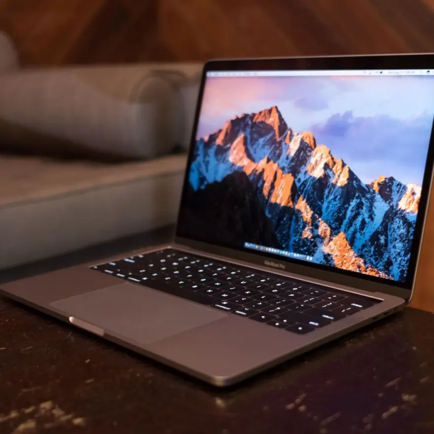 Apple MacBook Pro 13 2017 i5 Non Touch i5-7360U 8GB 128GB Used — used Apple laptop, price in Pakistan at NN Laptops Hafeez Center Lahore