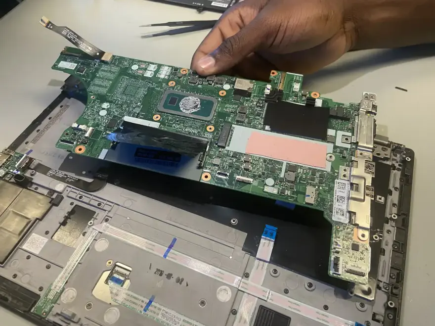 Lenovo ThinkPad T490 Motherboard (8th Gen i5) — used Lenovo laptop, price in Pakistan at NN Laptops Hafeez Center Lahore