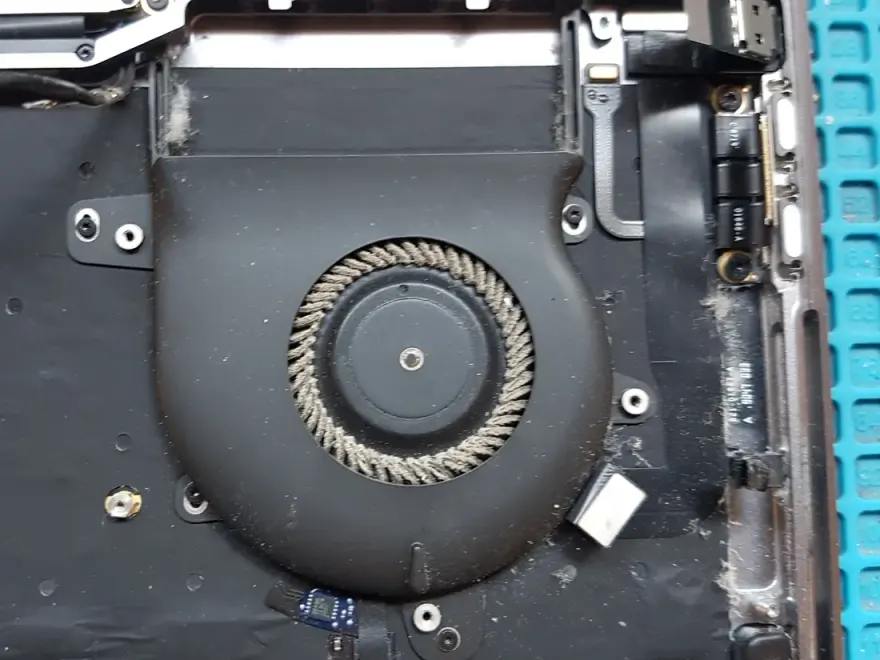 MacBook Pro 13 2018 2019 A1989 Left Side Cooling Fan — used Apple laptop, price in Pakistan at NN Laptops Hafeez Center Lahore